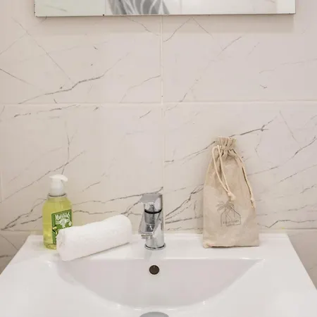 Apartamento 2 Pieces Moderne Et Climatise - Rue Meynadier